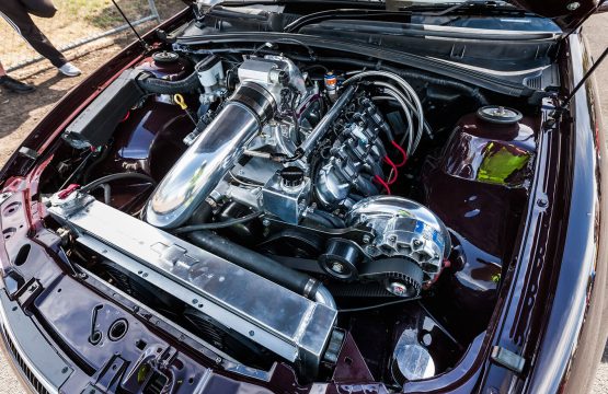 4_engine-bay-2